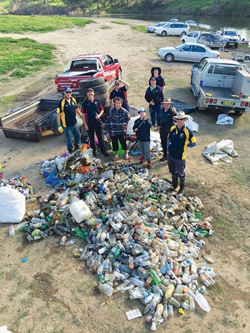 Photo of rubbish removed from wayerways and River Repair Bus participants